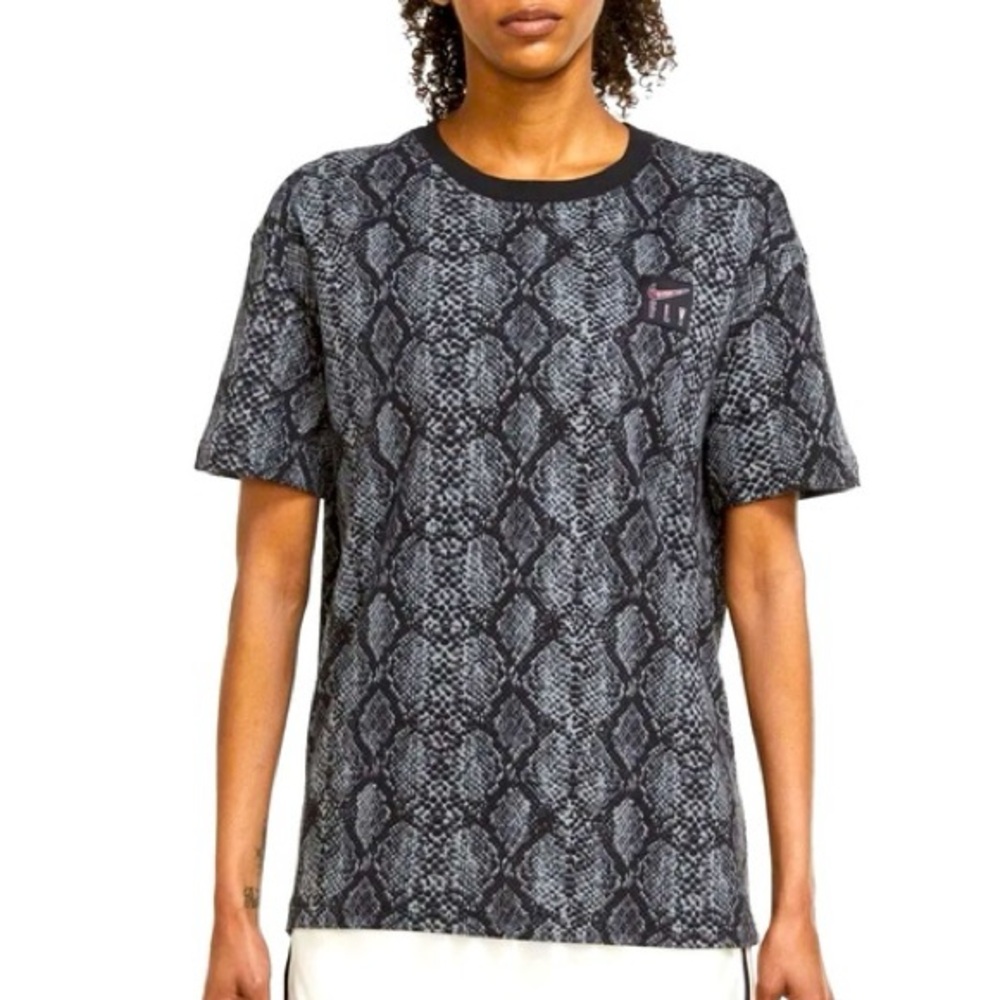 Nike Women’s T Shirt